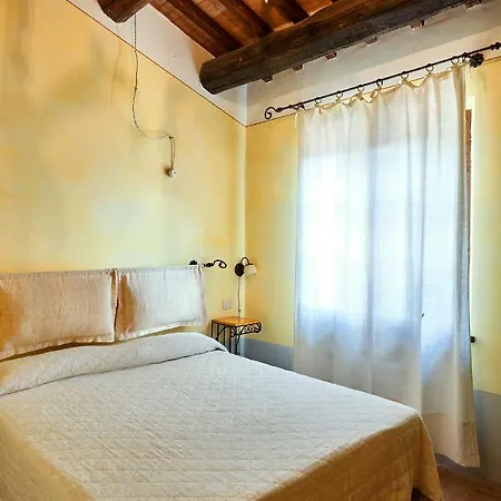 Casale Rosso Nyaraló *